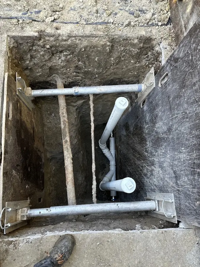Experienced plumber completing Drain Cleaning work in Litchfield Park